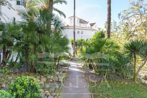 Jardines De Las Golondrinas Marbella 4*,
